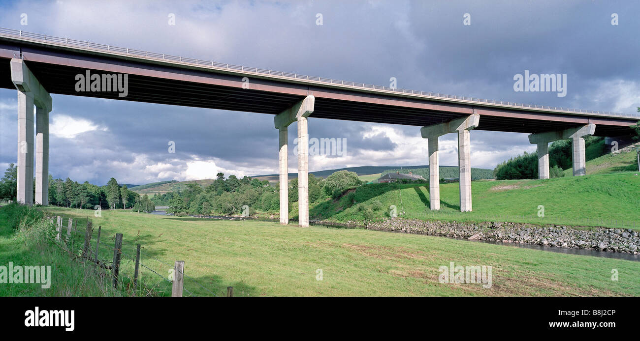 Findhorn Road Viaduct built with corrosion resistant weathered steel having considerable economic and environmental advantages Stock Photo