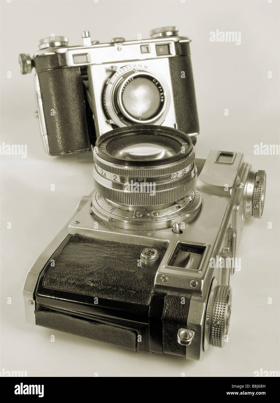 Two antiquarian 35 mm film cameras Stock Photo Alamy