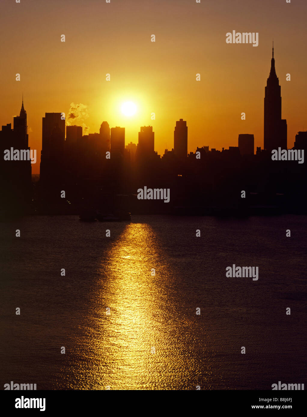 New york city cityline hi-res stock photography and images - Alamy