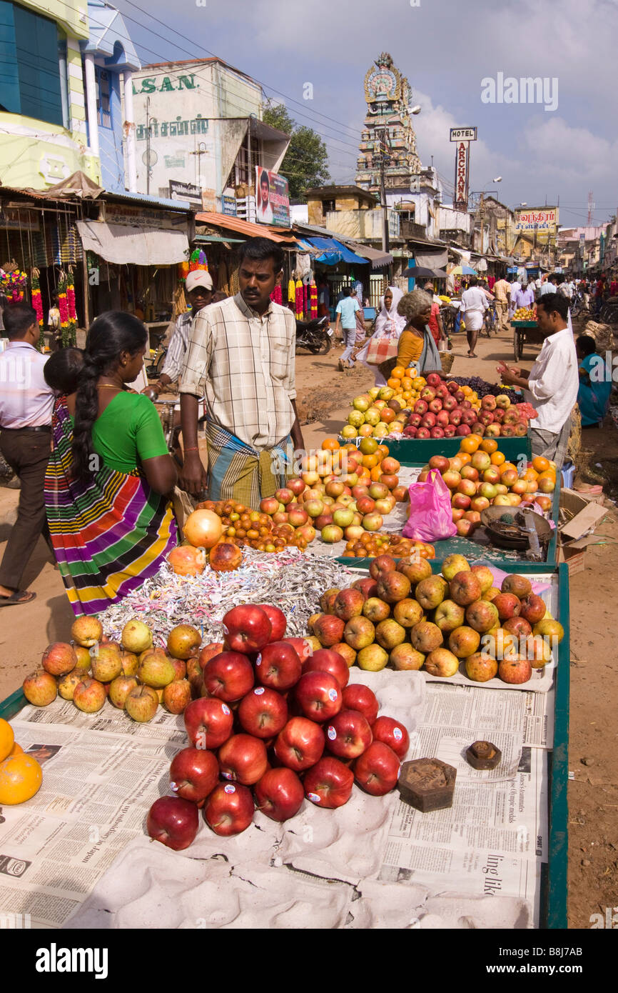 India Tamil Nadu Kumbakonam Kumbeshwara Bazaar fruit stall in street market Stock Photo