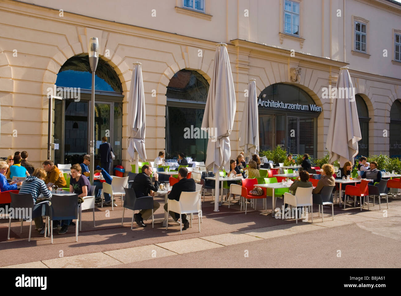 Alfresco restaurant terrace hi-res stock photography and images - Alamy