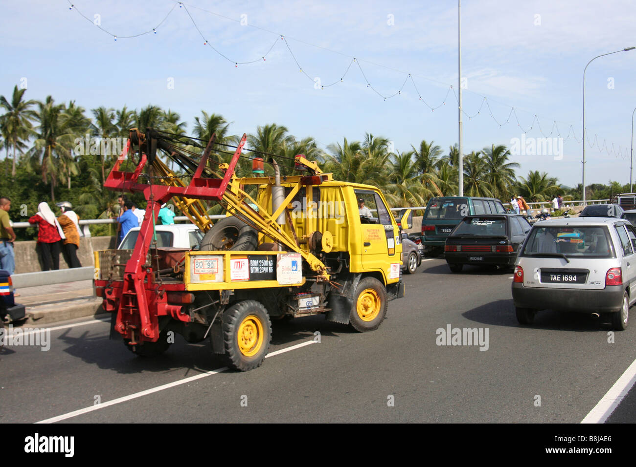 Tow truck in Kuala Terengganu, Malaysia Stock Photo: 22530990 - Alamy
