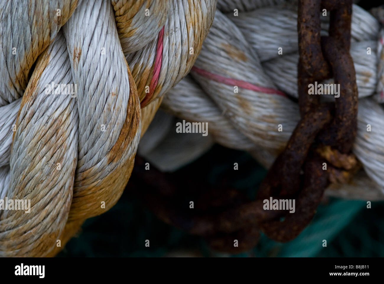 Close up of ships rope and chain Stock Photo - Alamy