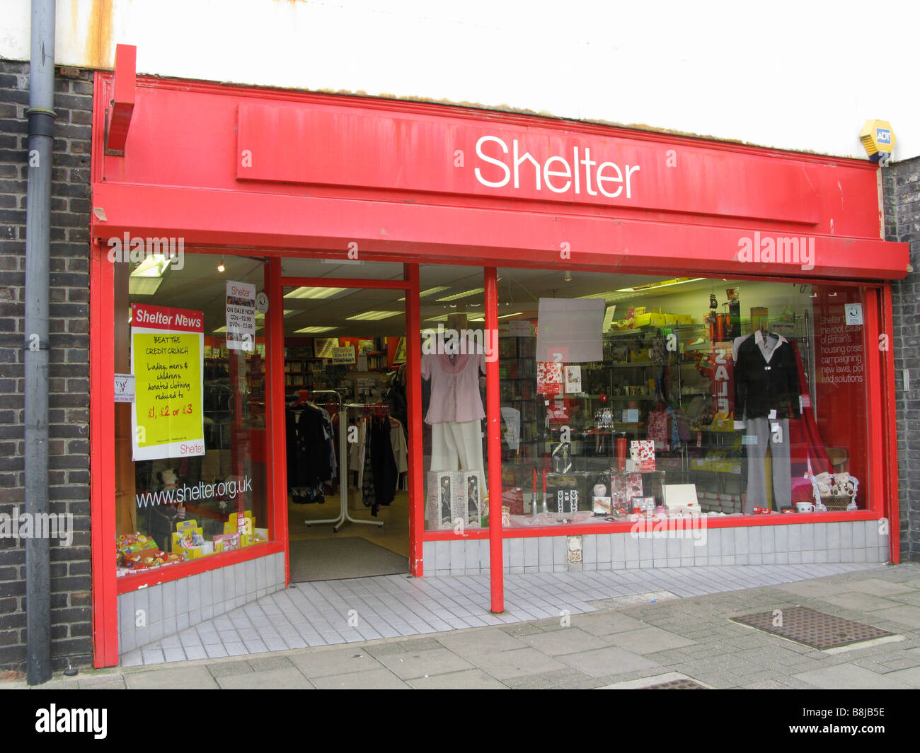 Shelter charity shop hires stock photography and images Alamy