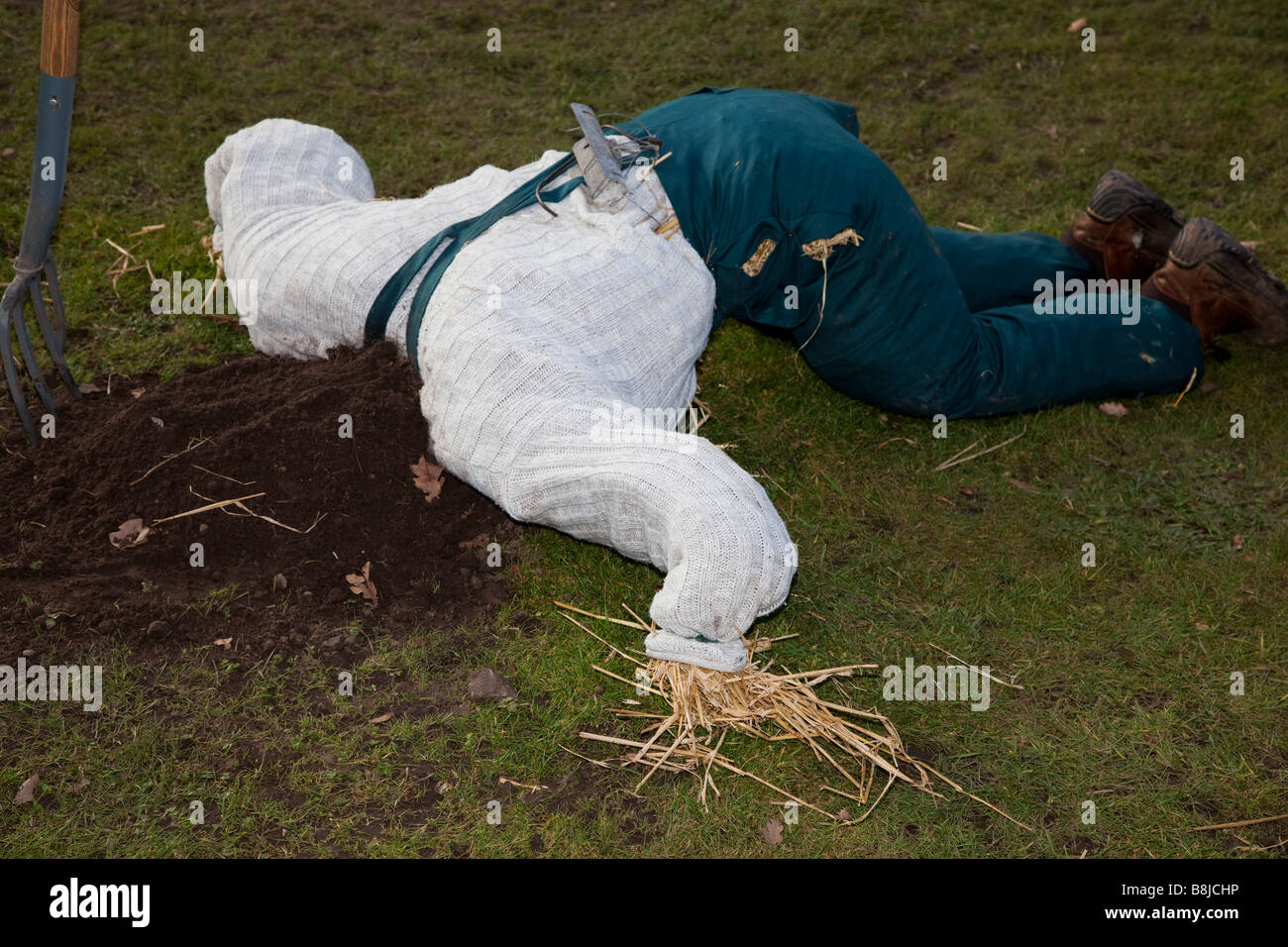 'Bury one's head in the sand' or head in a hole in the ground, sweep