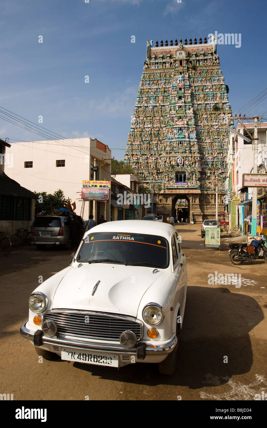 India Tamil Nadu Kumbakonam Sarangapani Temple Hindustan Ambassador car at south gopuram Stock Photo
