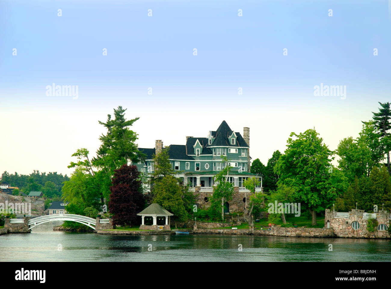 The 1000 Islands Cruise on the St Lawrence River which borders Canada