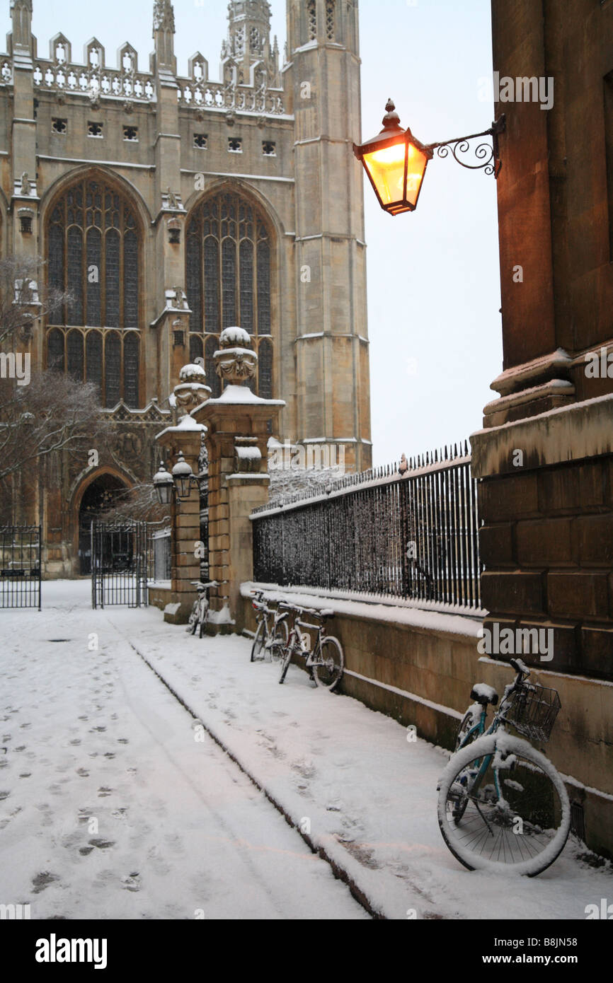 "Kings College Chapel" from "Trinity Lane", in the snow, Cambridge University, Cambridge, Winter Engalnd. Stock Photo