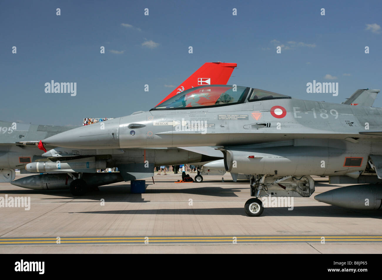 Side View Royal Danish Air Force F16 Riat 2005 Raf Fairford Side View Royal Danish Air Force F16 Riat 2005 Raf Fairford