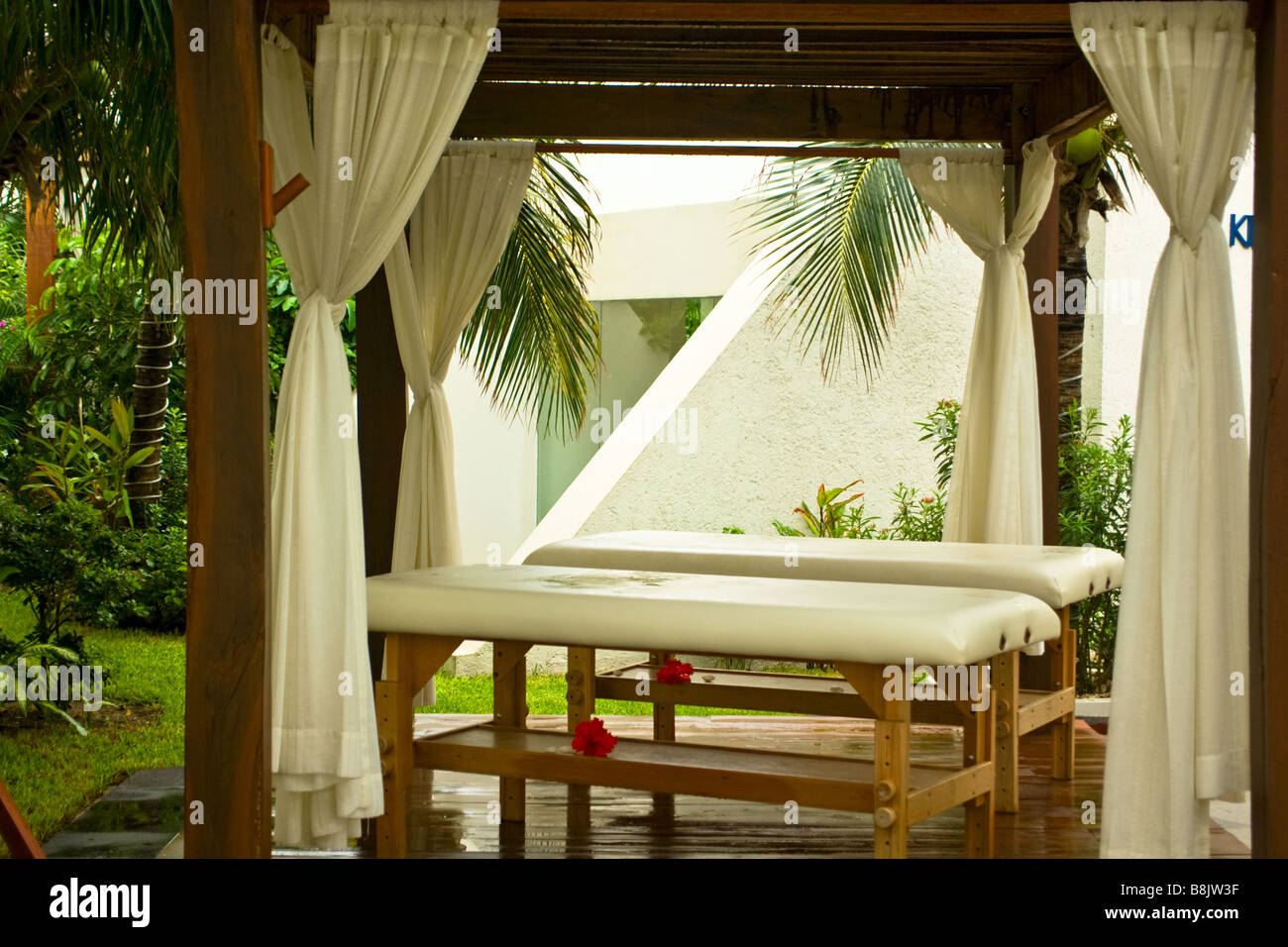 Resort massages in Cancun hotel Stock Photo Alamy