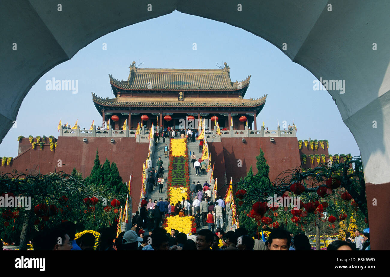 Dragon Pavilion temple Historical building Flowers decorations
