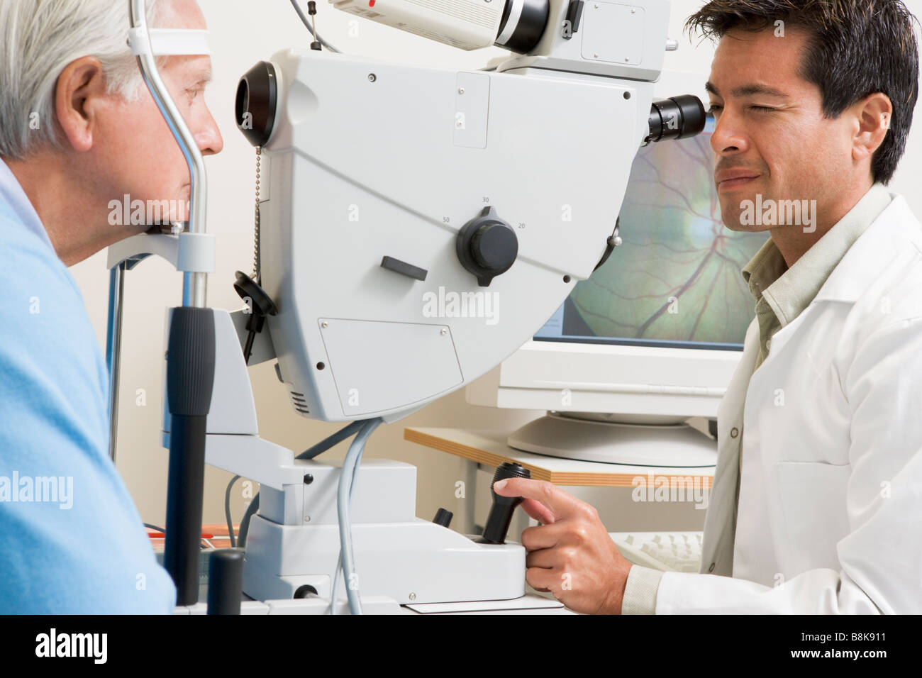 Testing Doctors Check Doctor testing patients medical hi-res stock photography and images - Alamy