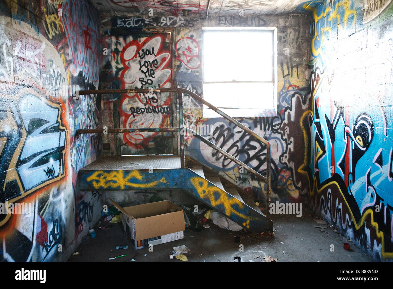 Abandoned building Stock Photo - Alamy