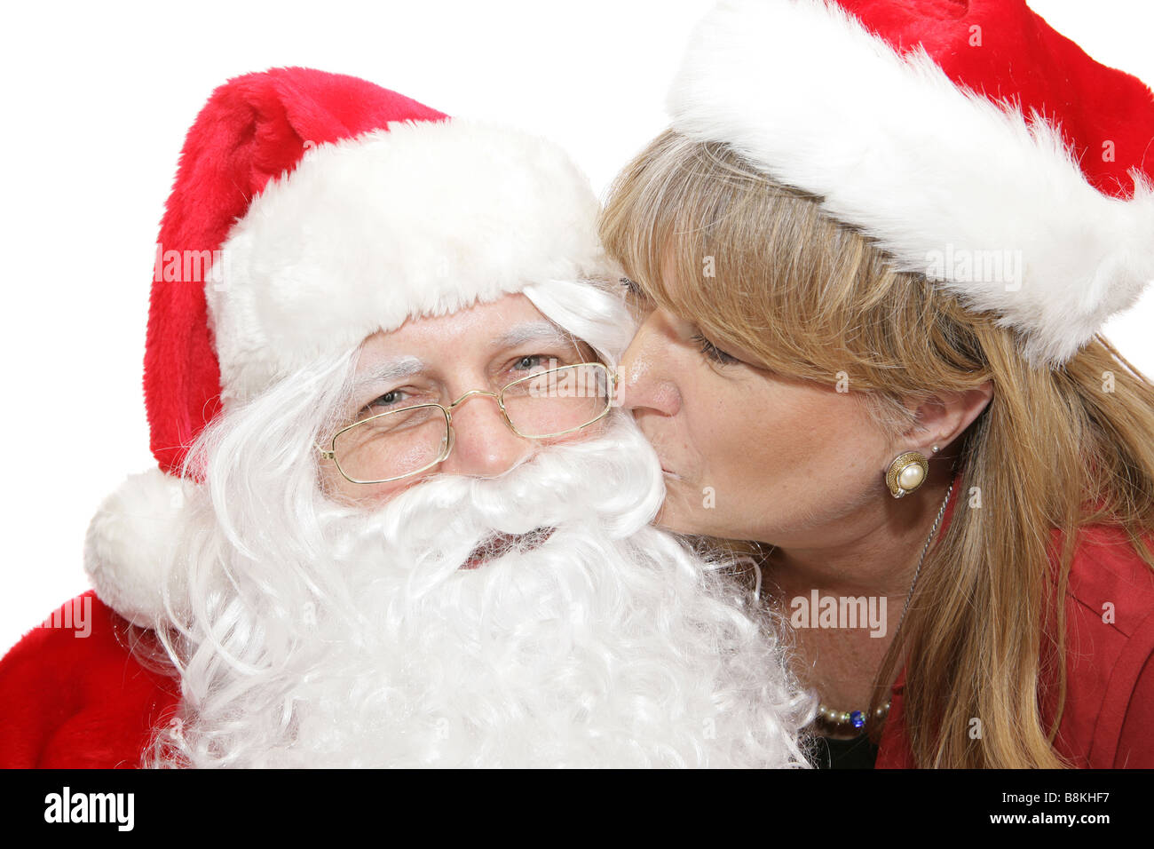Поцелую дедушку. Поцелуй Деда Мороза. Дед Мороз целует. Поцелуй Деда Мороза и Снегурочки. Поцелуй Снегурочки.