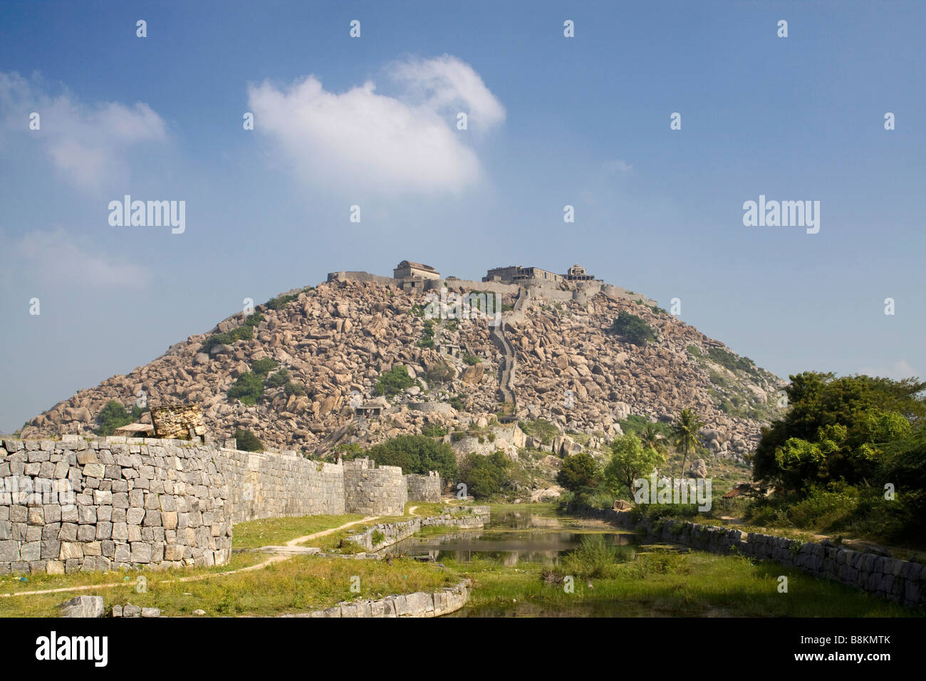 India Tamil Nadu Gingee Fort Krishnagiri hilltop fort from walls and moat Stock Photo
