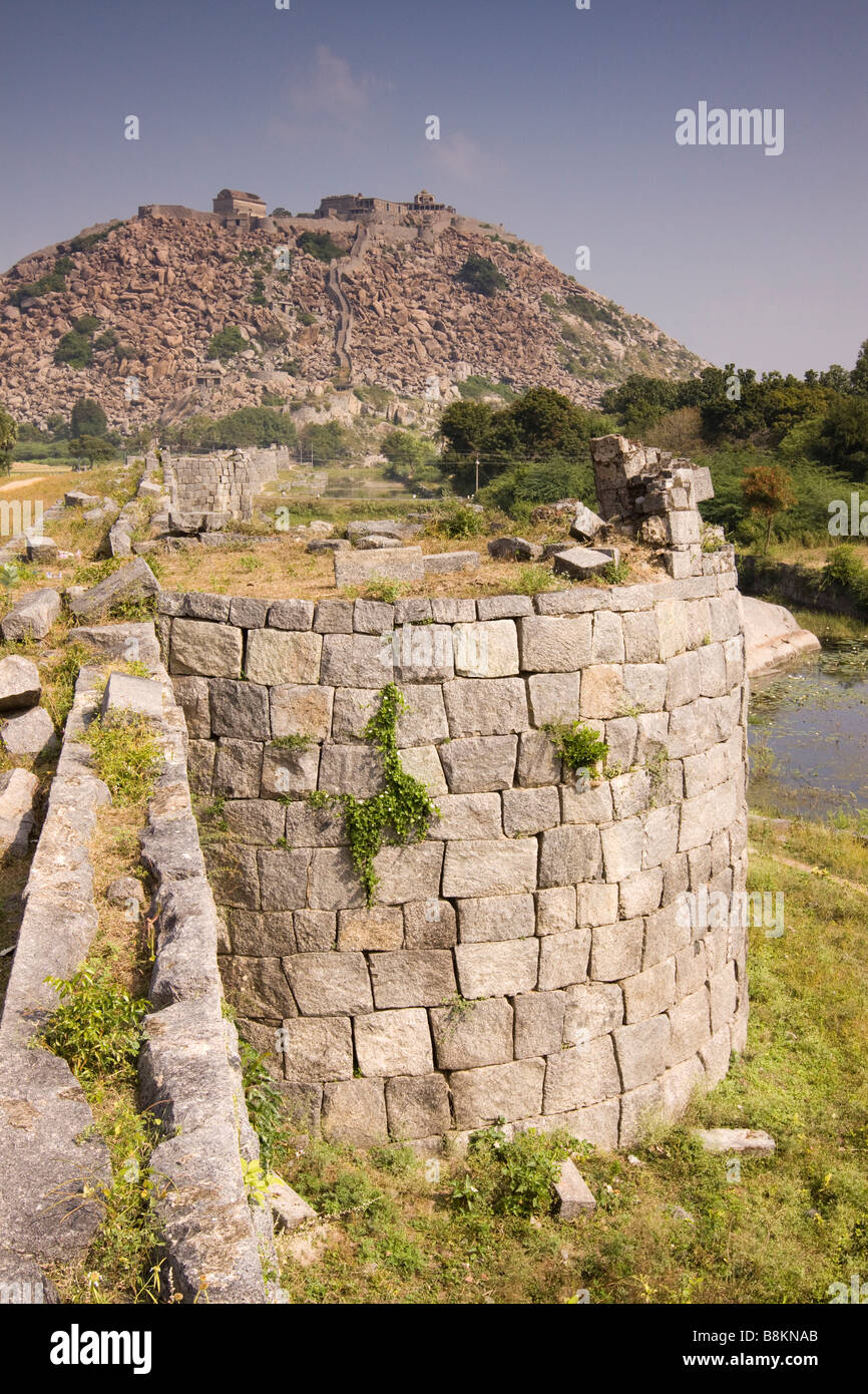 India Tamil Nadu Gingee Fort Krishnagiri hilltop fort walls and moat Stock Photo
