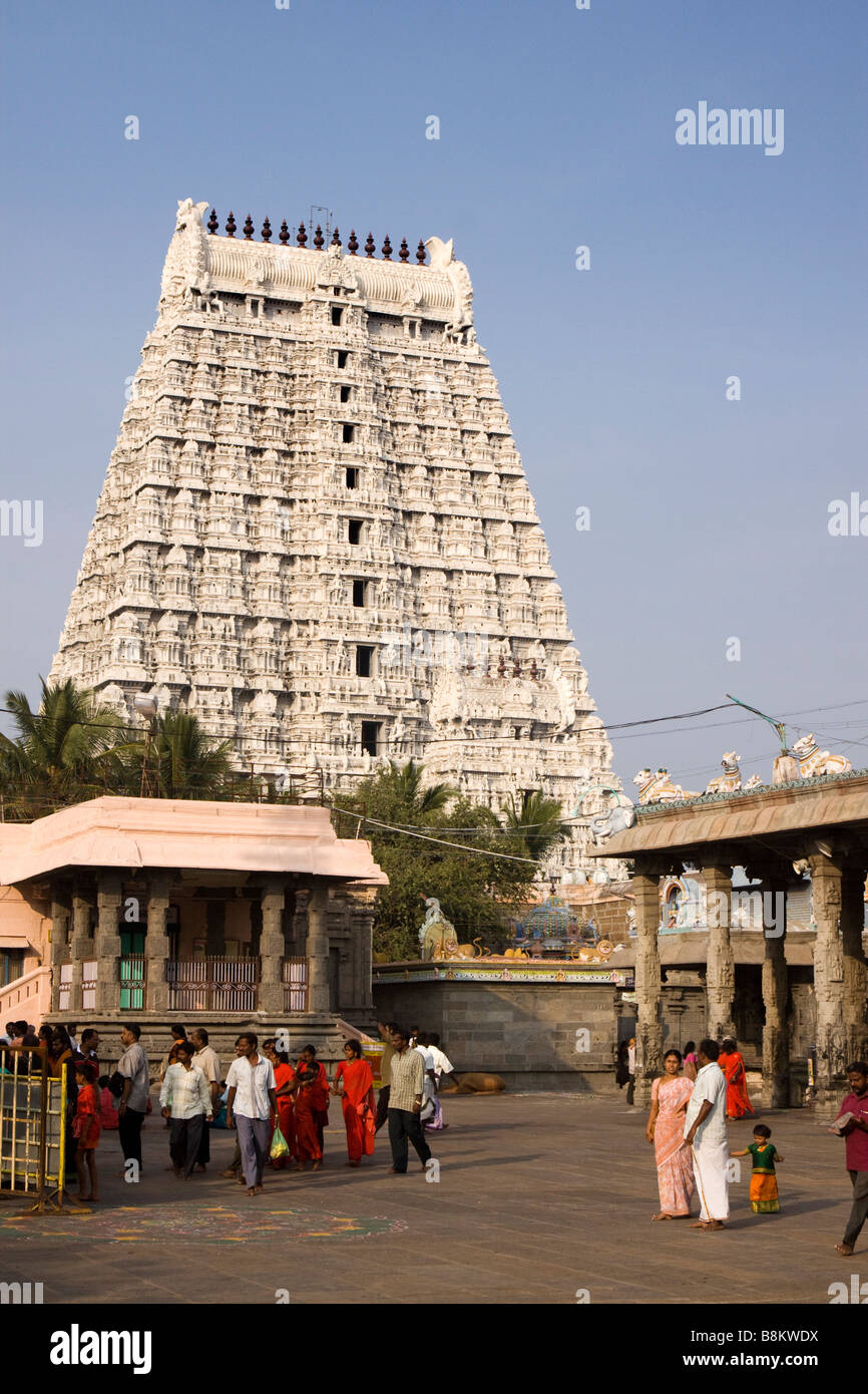 India Tamil Nadu Tiruvannamalai Arunachaleswar temple white gopurams from the inner sanctuary Stock Photo