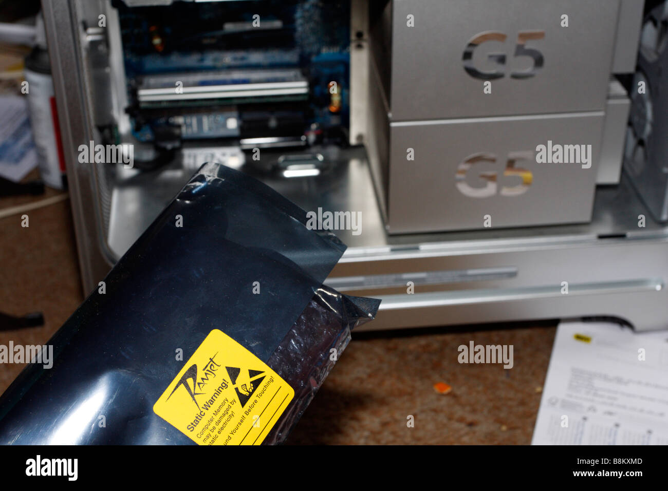 Ramjet antistatic sleeve and Apple PowerMac G5, late 2004 dual 2gHz, side  open Stock Photo