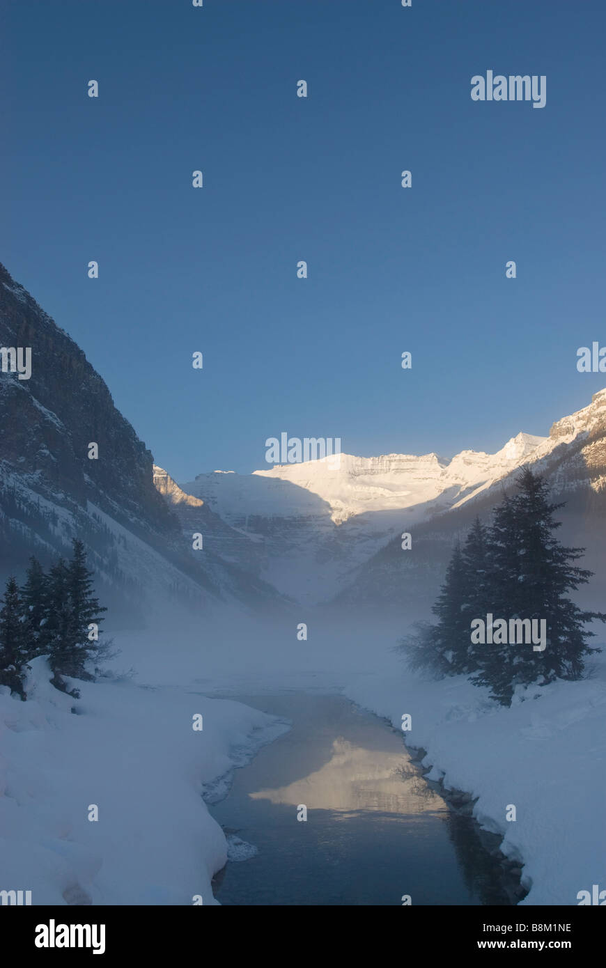 Lake louise sunrise in banff national park hi-res stock photography and ...