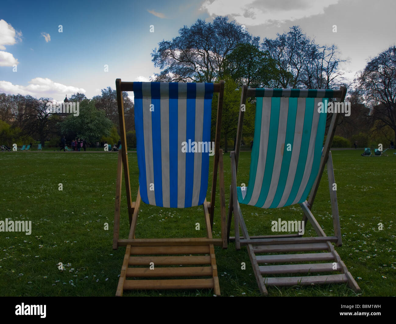 london life Deck chairs in Green Park Stock Photo Alamy