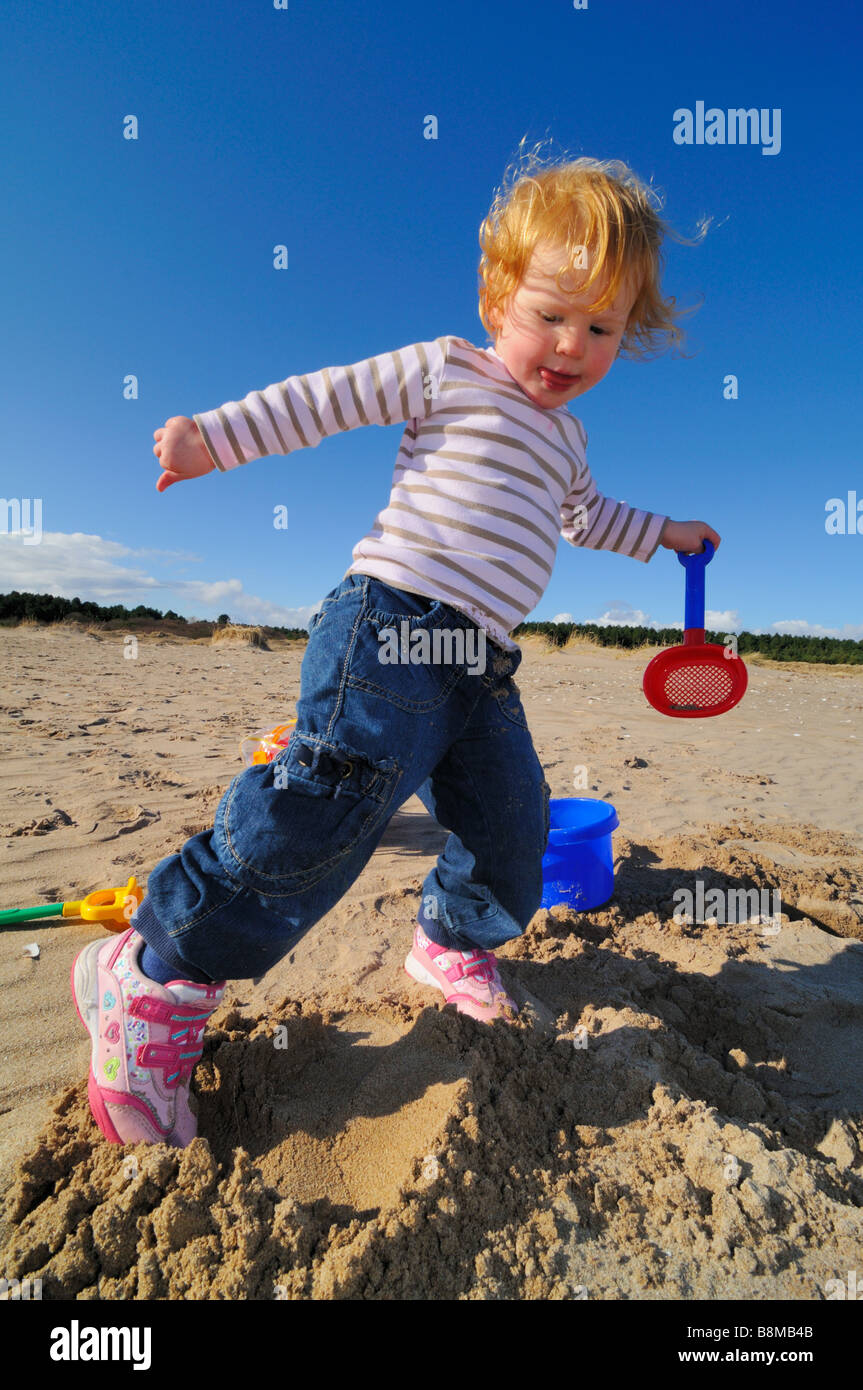 Bucket spade hi-res stock photography and images - Alamy