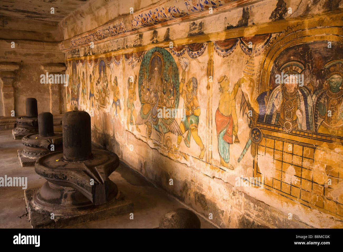 India Tamil Nadu Thanjavur Brihasdishwara temple Sivalingam cloister frescoes Stock Photo
