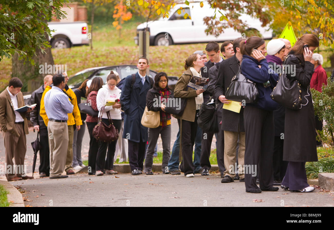 ARLINGTON VIRGINIA USA People lining up in the morning to vote on presidential election day November 4 2008 Stock Photo