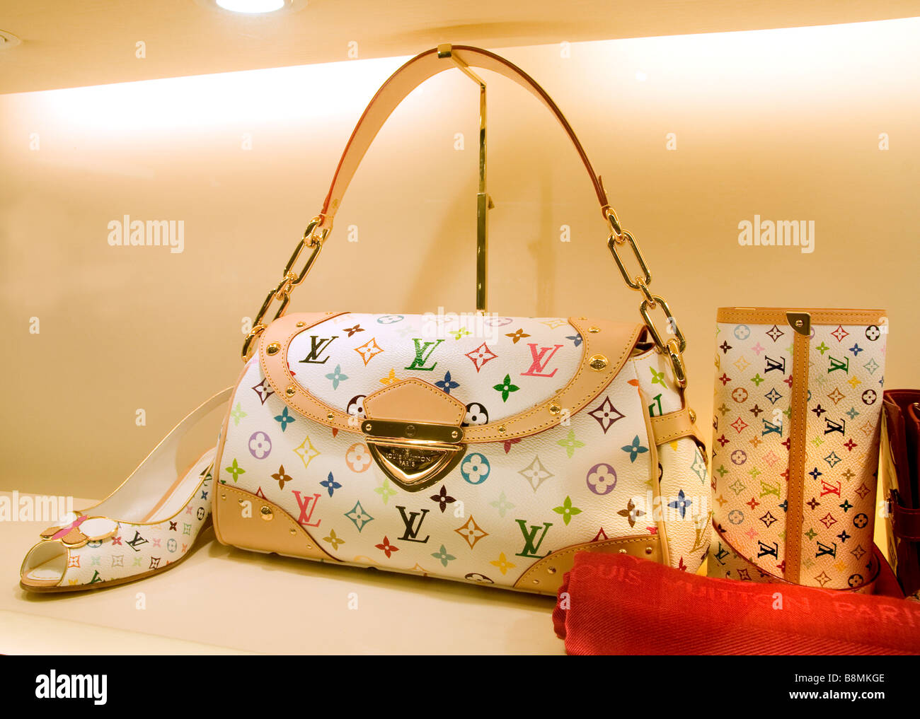 Louis Vuitton golden handbag bag shopping mall Petronas Twin Towers Stock Photo: 22582014 - Alamy