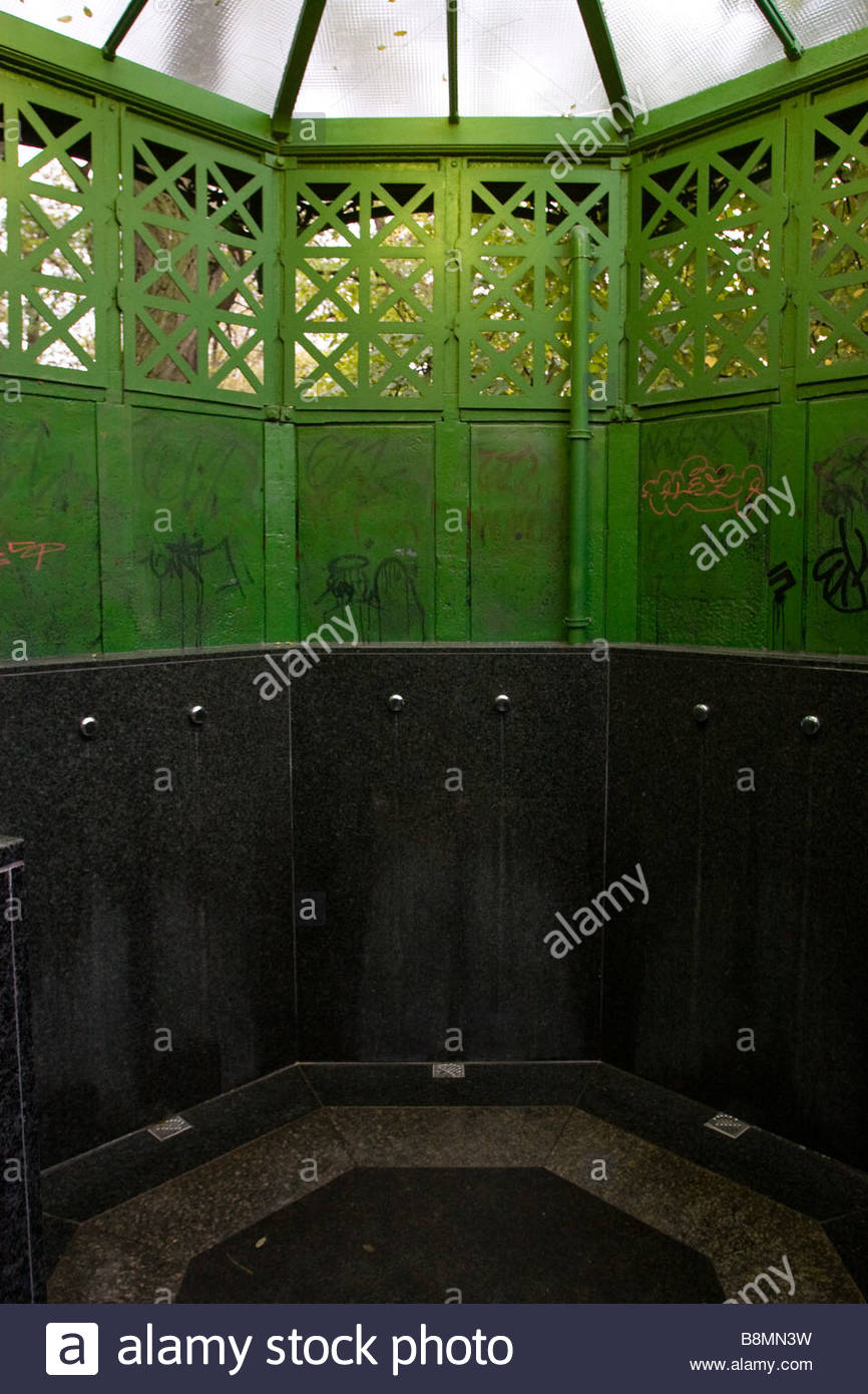 Public Toilet Berlin Stock Photos & Public Toilet Berlin Stock Images