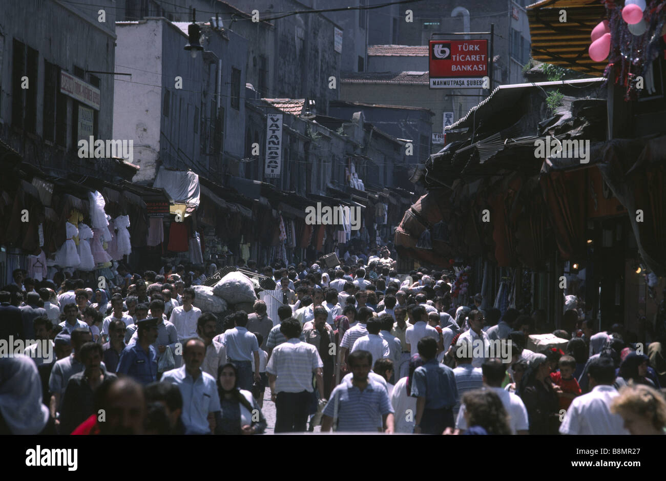 Crowded street, Istanbul Turkey Stock Photo - Alamy