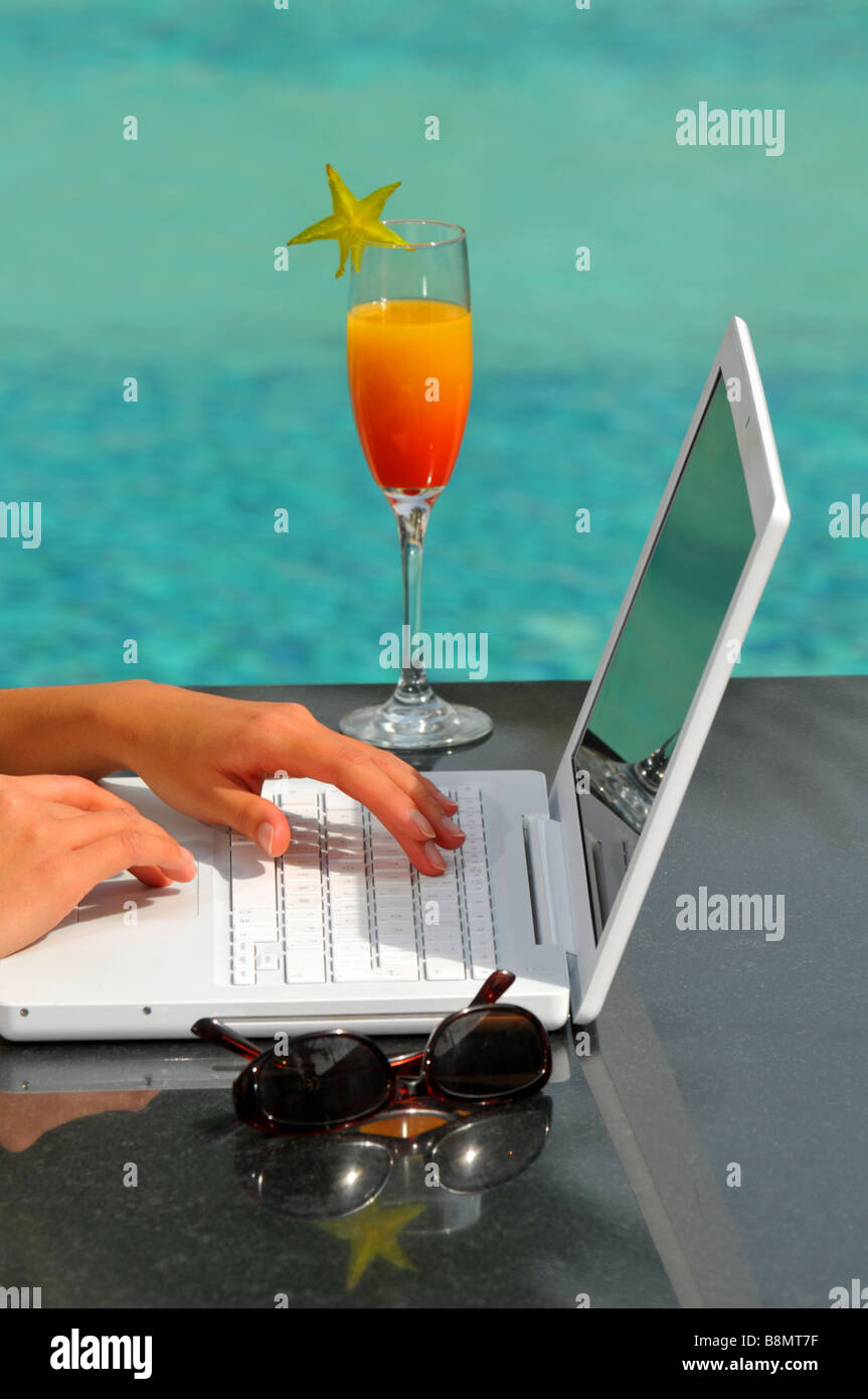 laptop pool float