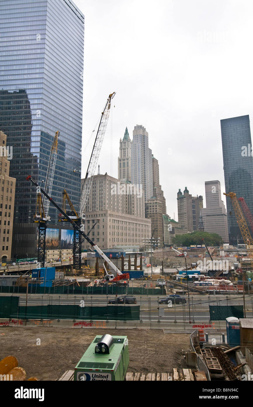 Clean-up operation at ground zero, site of the 9/11 terrorist attack and collapse of the twin towers of the world trade centre Stock Photo