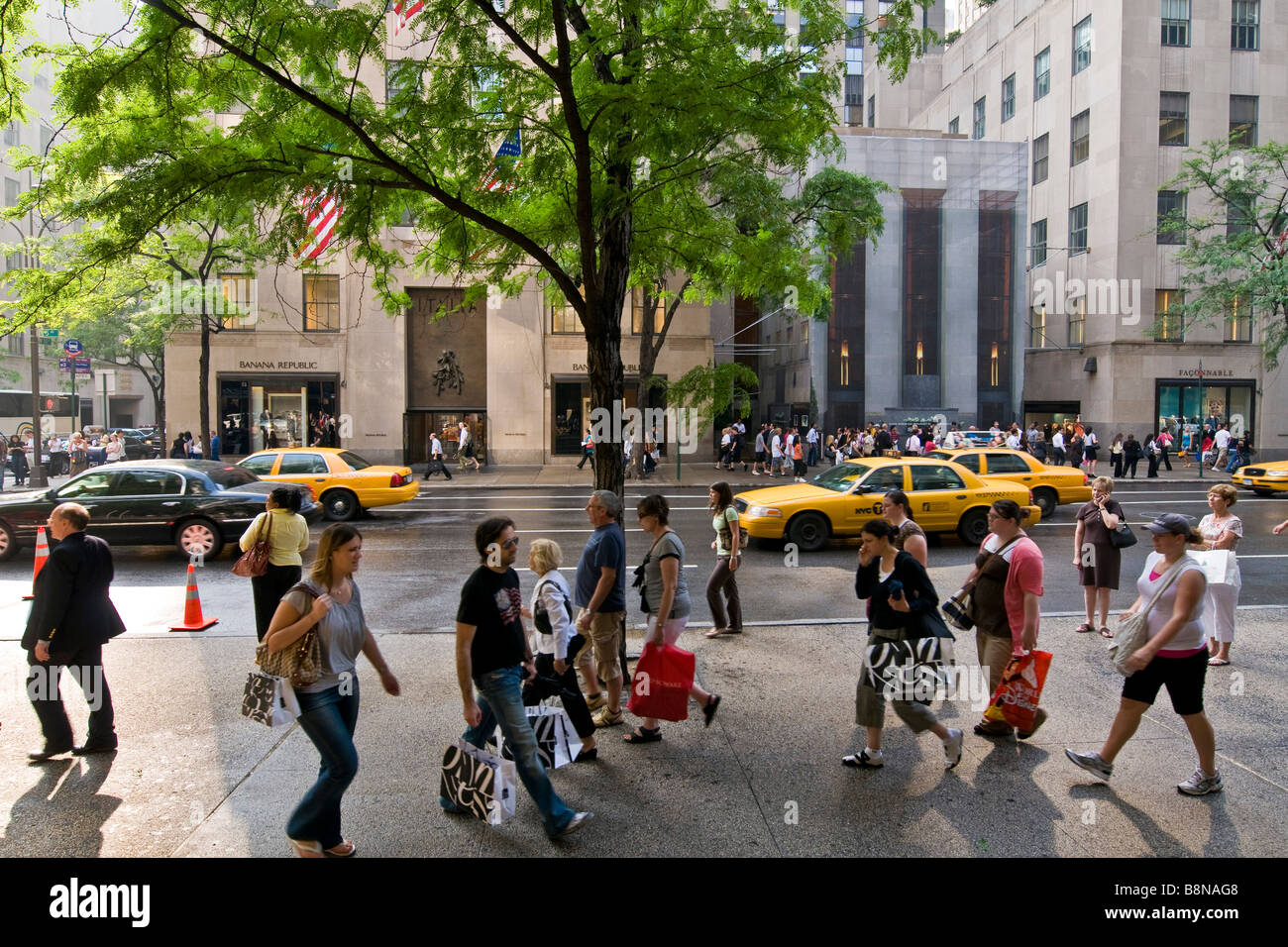 5th avenue street scene with traffic and pedestrians Stock Photo