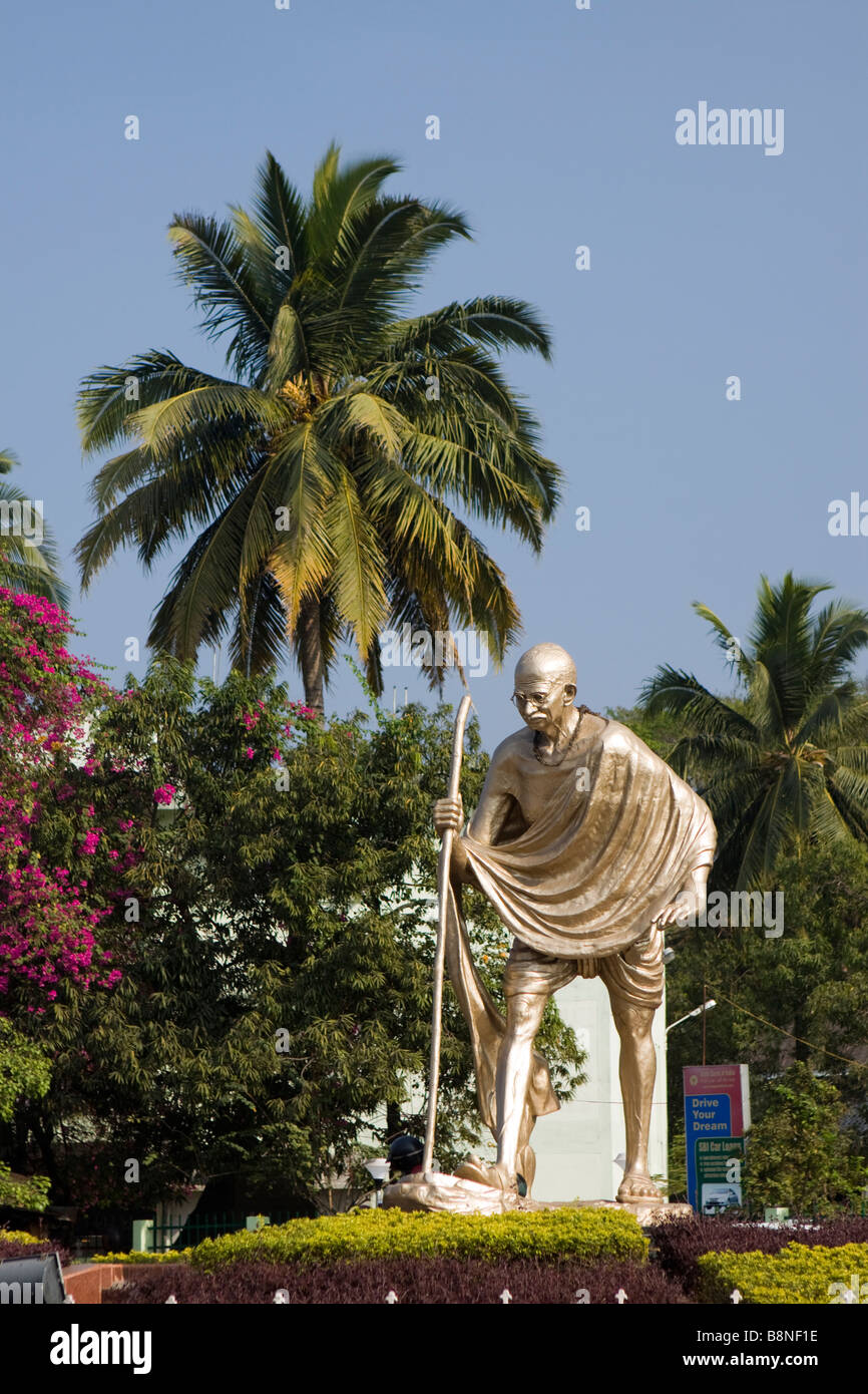 India Andaman and Nicobar South Andaman island Port Blair Golden Gandhi statue opposite State Bank of India Stock Photo
