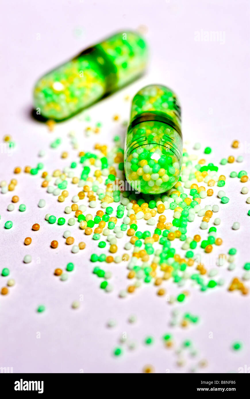 Pharmaceutical drug capsules containing time release cold medicine mini