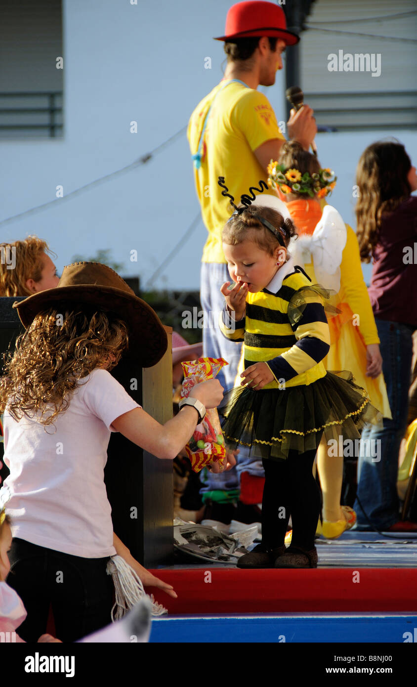 Children fancy dress competition hi-res stock photography and images ...
