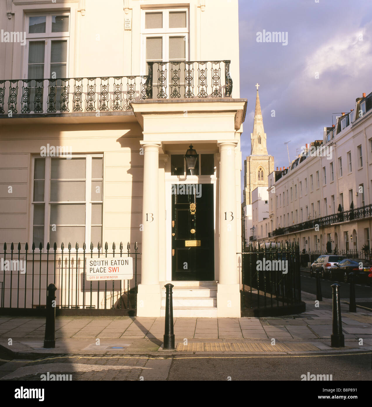 South Eaton Place street sign, black front door and expensive homes in autumn sunshine Eaton Square, Belgravia London SW1 England UK    KATHY DEWITT Stock Photo