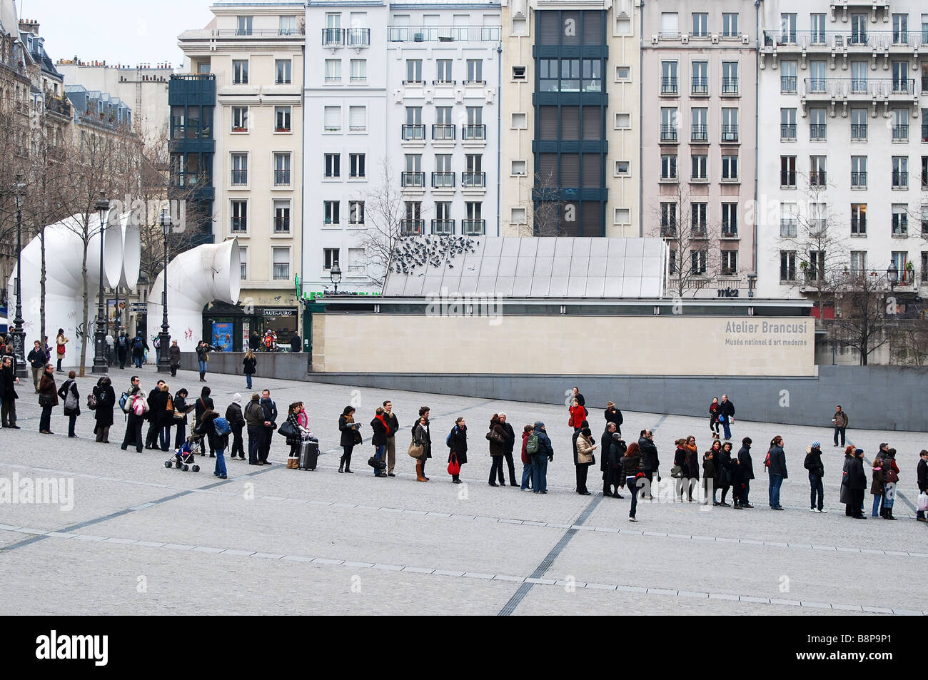 people queue centre pompidou paris no 2706 Stock Photo