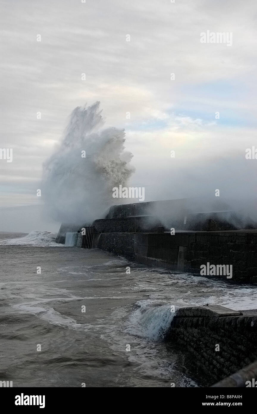 Storm waves porthcawl pier hi-res stock photography and images - Alamy