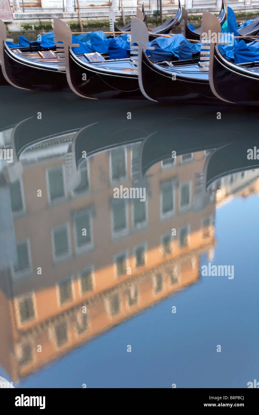 Venice gondolas reflection hi-res stock photography and images - Alamy
