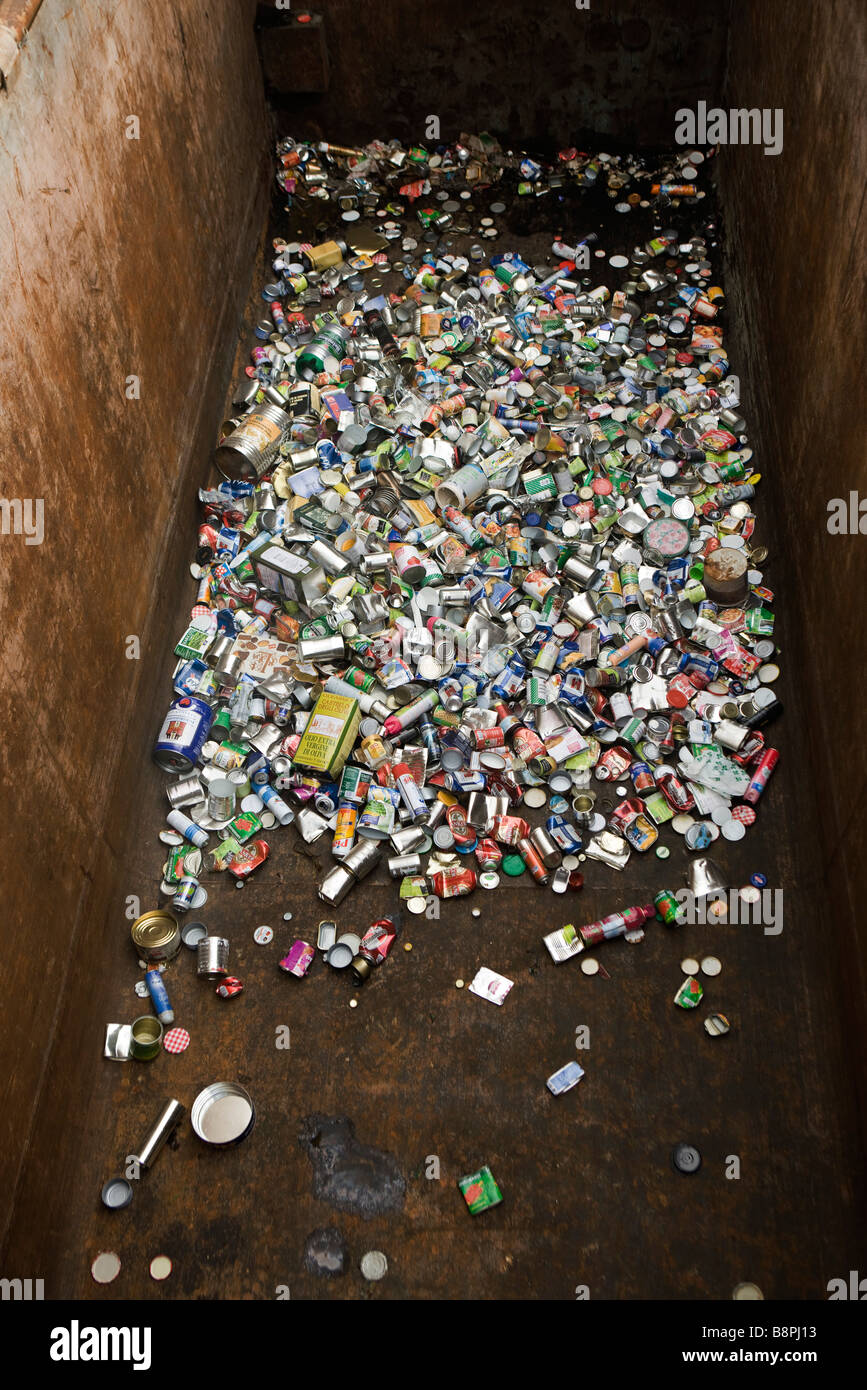 Aluminum Bin High Resolution Stock Photography and Images Alamy