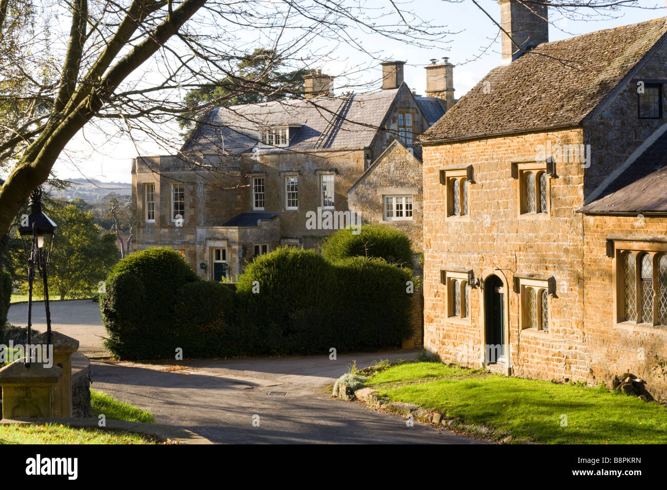 Adlestrop House & Coachmans Cottage in the Cotswold village of Adlestrop, Gloucestershire Stock Photo