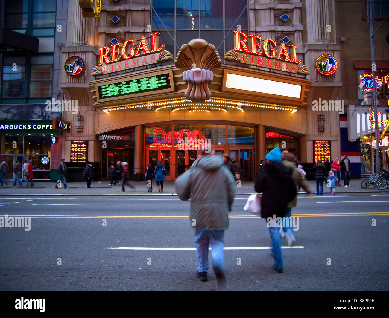 The Regal Cinemas In Times Square In New York Stock Photo Alamy