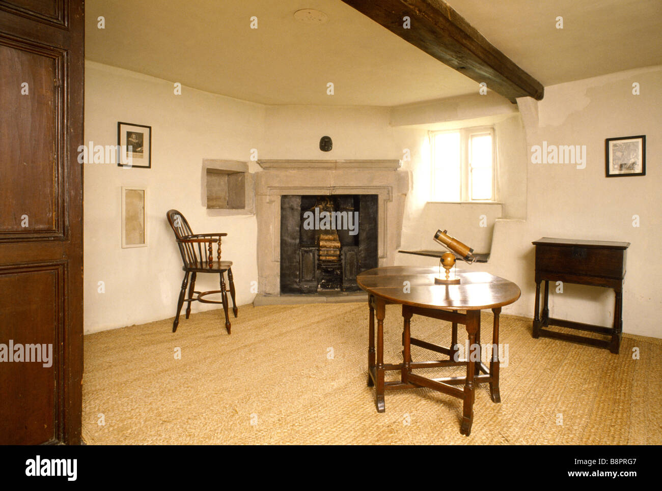 The Study at Woolsthorpe Manor showing Isaac Newton s reflecting telescope Stock Photo