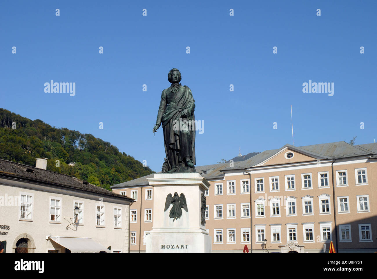 Statue of Wolfgang Amadeus Mozart in Salzburg Austria Stock Photo - Alamy