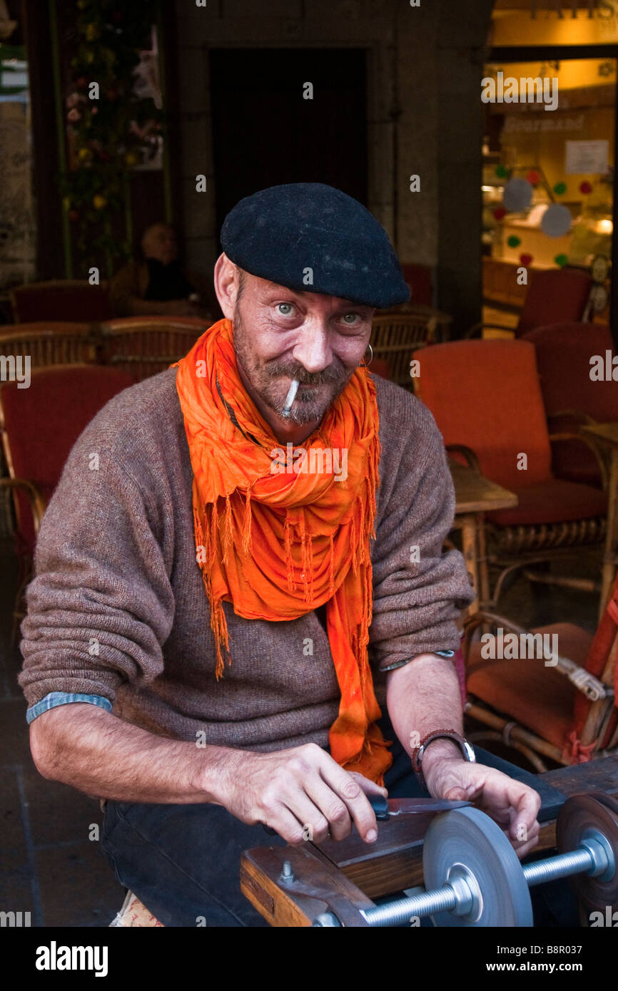 Knife grinding hi-res stock photography and images - Alamy