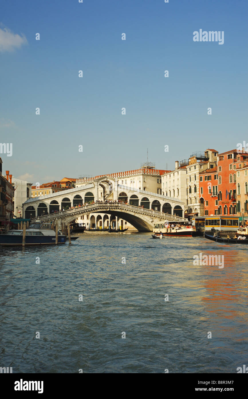 Rialto bridge grande canal hi-res stock photography and images - Alamy