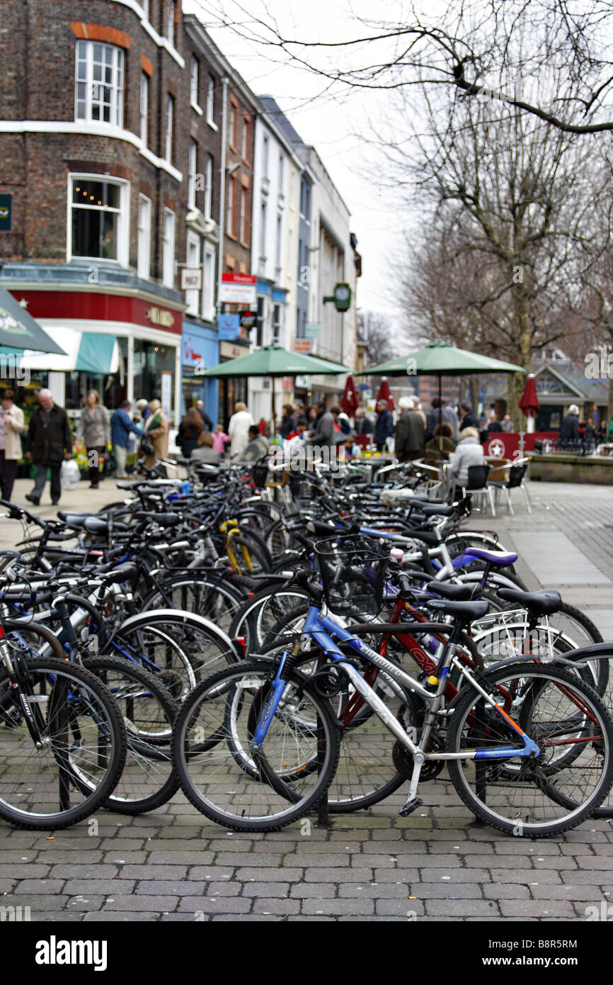 GOOD PROVISION OF CYCLE FACILITIES IN CENTRE OF YORK YORKSHIRE UK Stock Photo