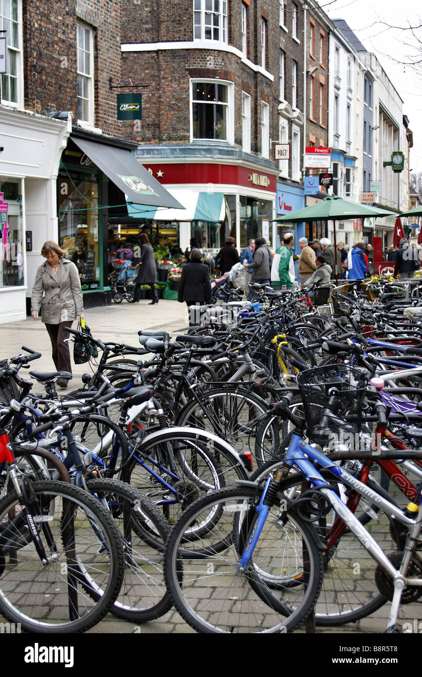 GOOD PROVISION OF CYCLE FACILITIES IN CENTRE OF YORK YORKSHIRE UK Stock Photo