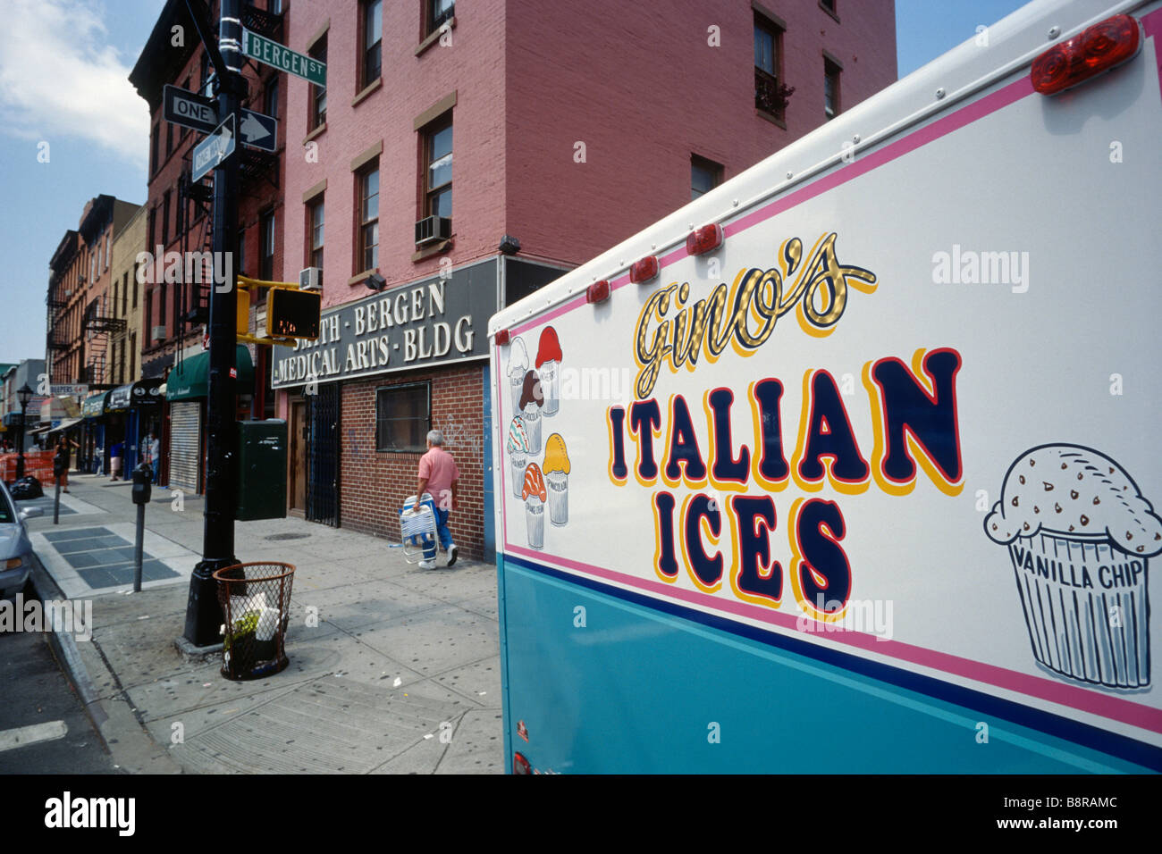 Ice cream delivery van hires stock photography and images Alamy